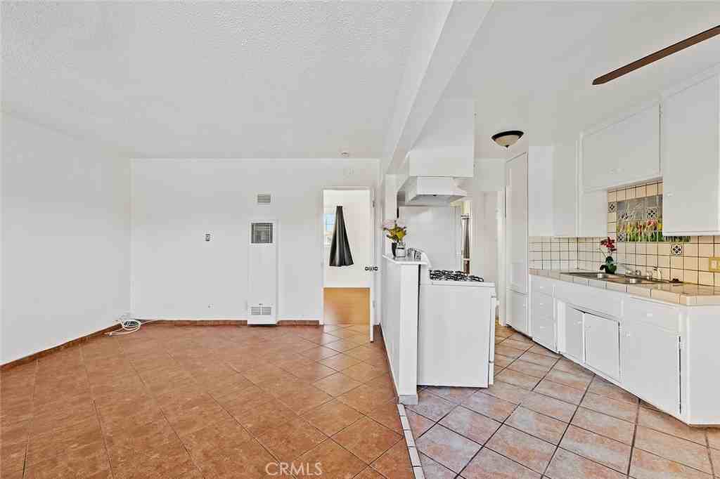 330 W Laurel St #330C - Photo 6 of 17