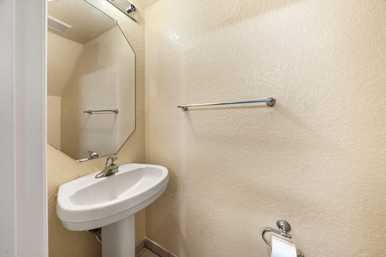 1927 Alamanda Way #1927 - Photo 2 of 33