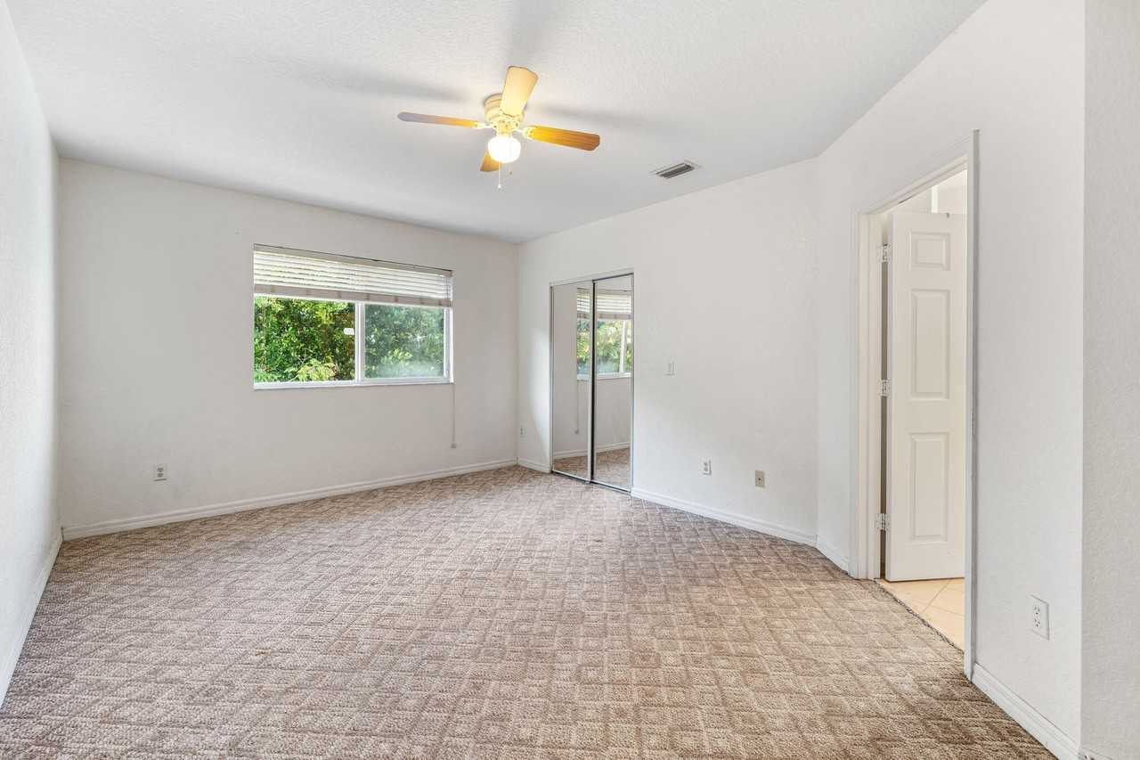 1927 Alamanda Way #1927 - Photo 3 of 33