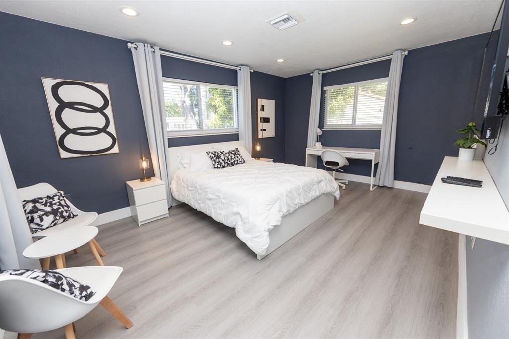 475 Ne 142nd St #475 - Photo 3 of 21