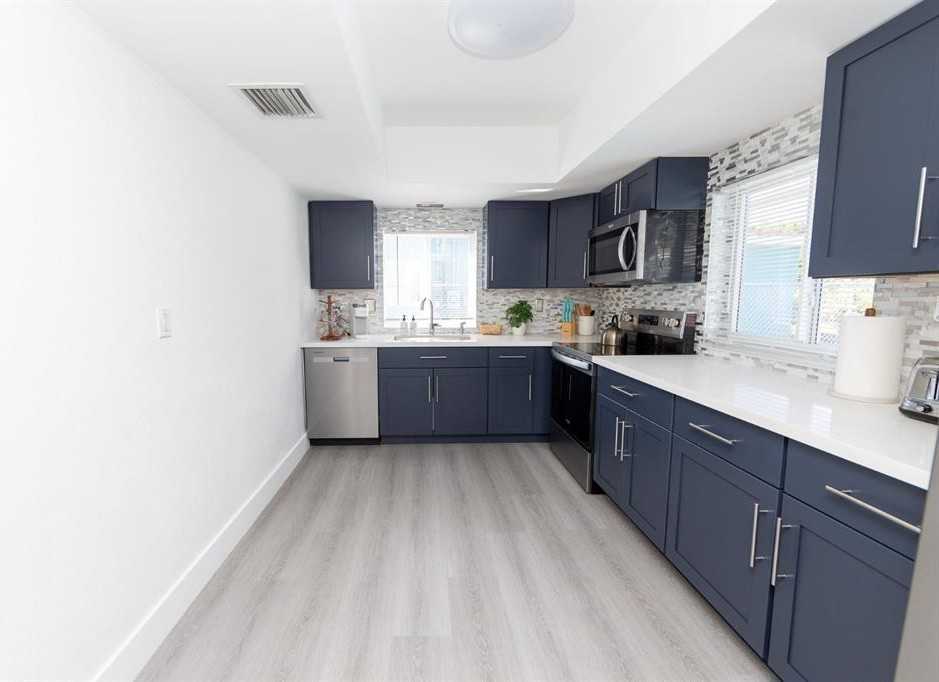 475 Ne 142nd St #475 - Photo 6 of 21