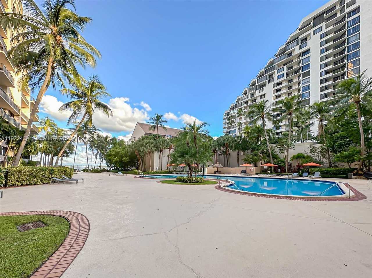 Brickell Ave #540-1800 - Photo 5 of 19