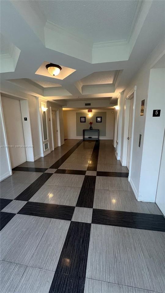 5077 Nw 7th St #5077-505 - Photo 3 of 9