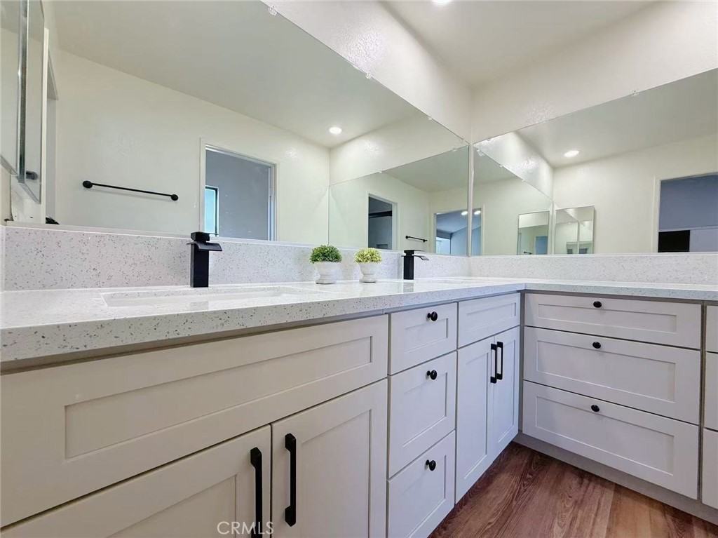 239 Linwood Ave #239E - Photo 2 of 26