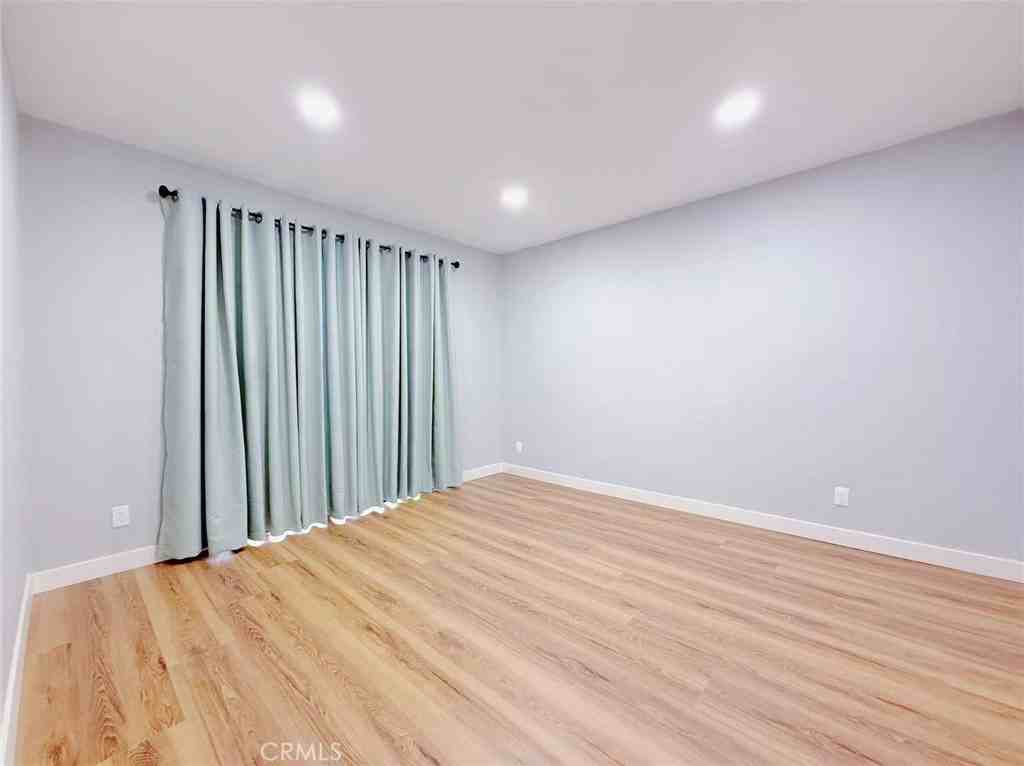 239 Linwood Ave #239E - Photo 6 of 26