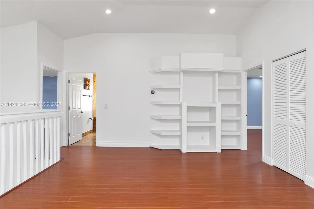 1262 Grant Ct #1262 - Photo 5 of 25