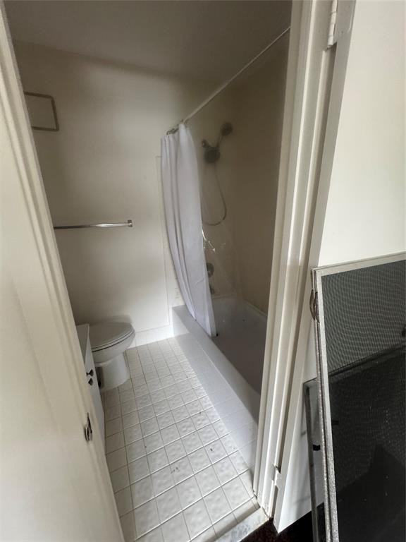 2845 Ne 15th St #2845 - Photo 5 of 9