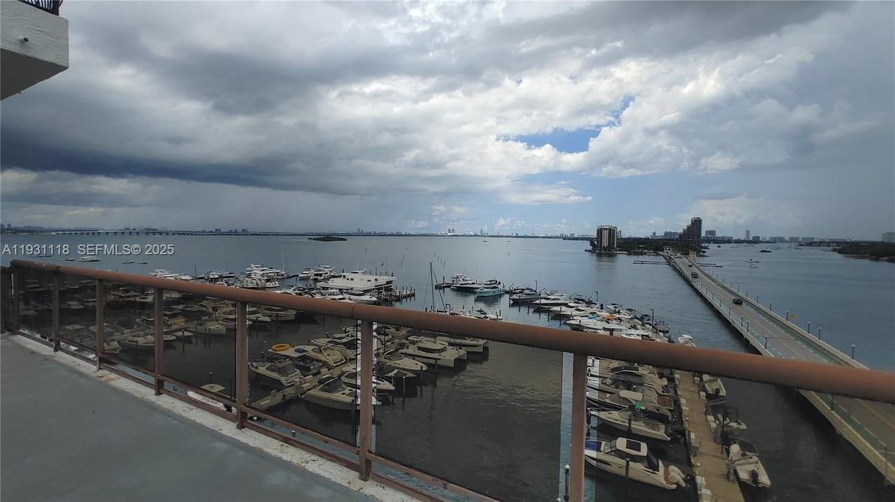 555 Ne 15th St #55521F - Photo 6 of 41