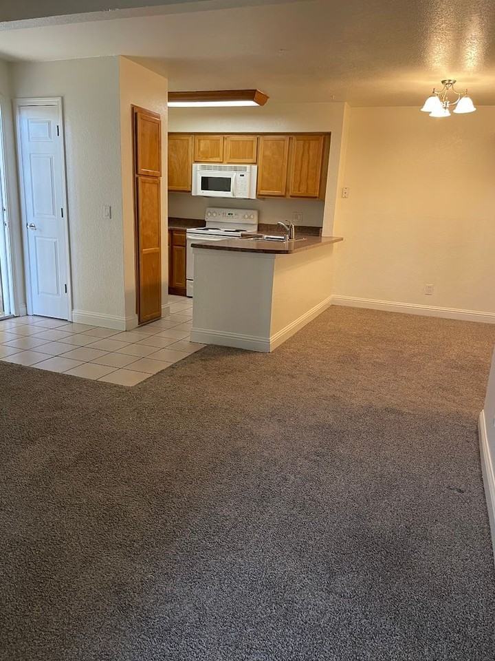 2909 Huntington Blvd #126 - Photo 4 of 10