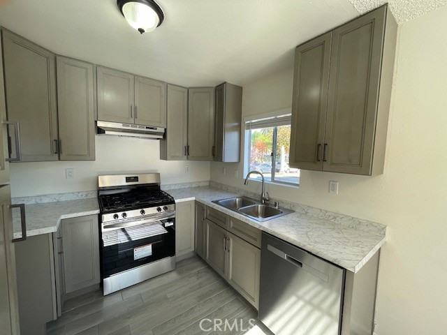 320 N Poe St #320C - Photo 3 of 19