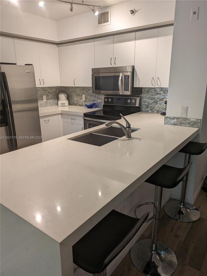 19901 E Country Club Dr