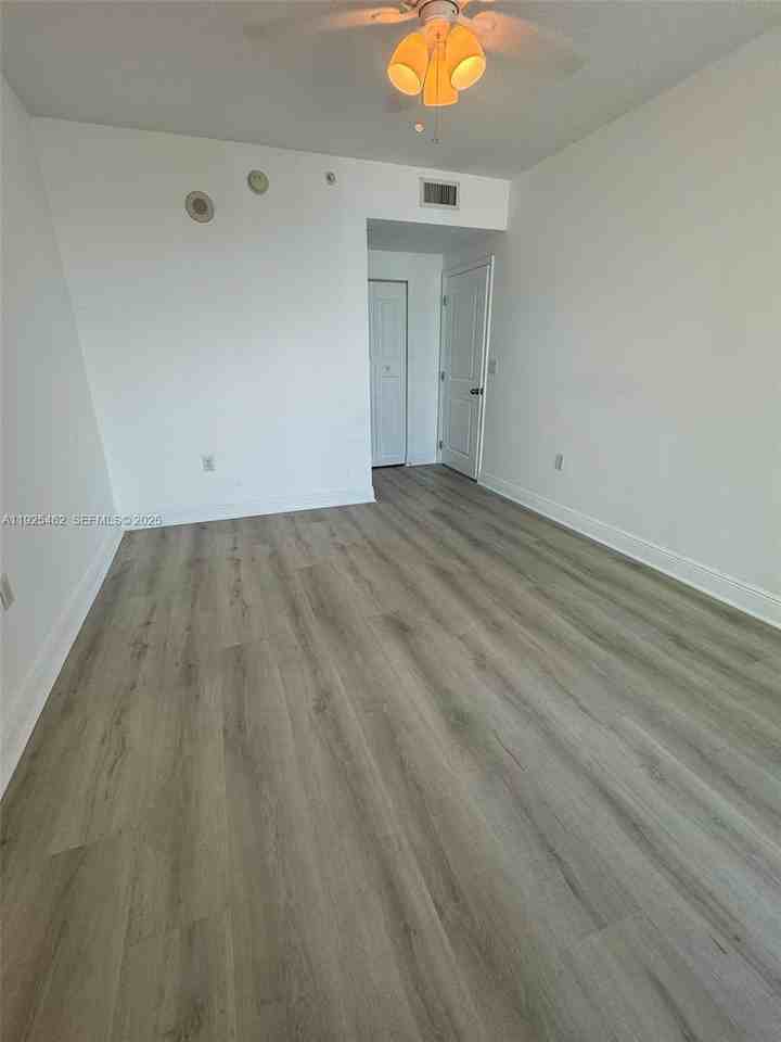 1250 S Miami Ave #1250-2805 - Photo 4 of 30