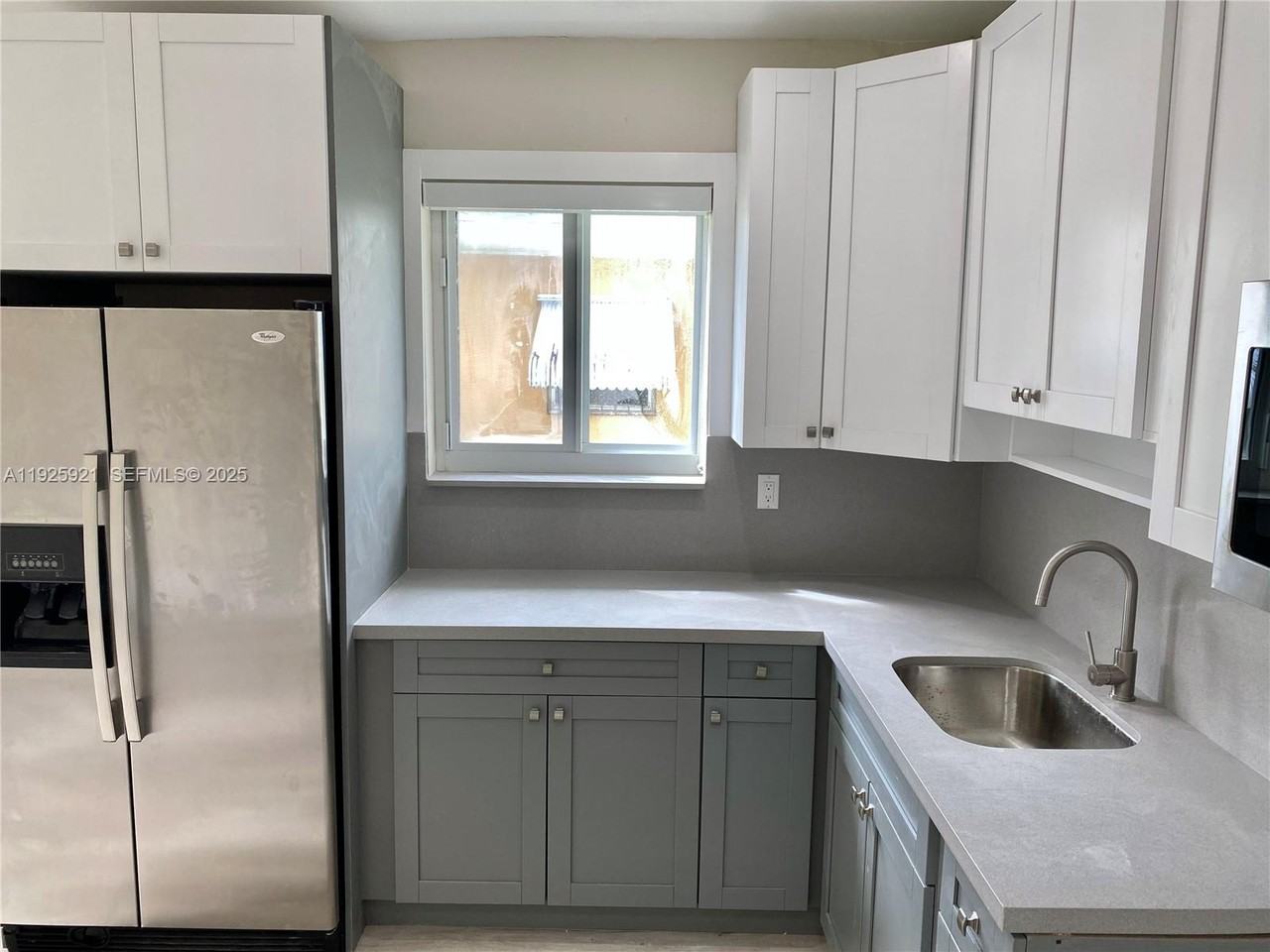 1147 Ne 113th St #1147-1147 - Photo 4 of 7