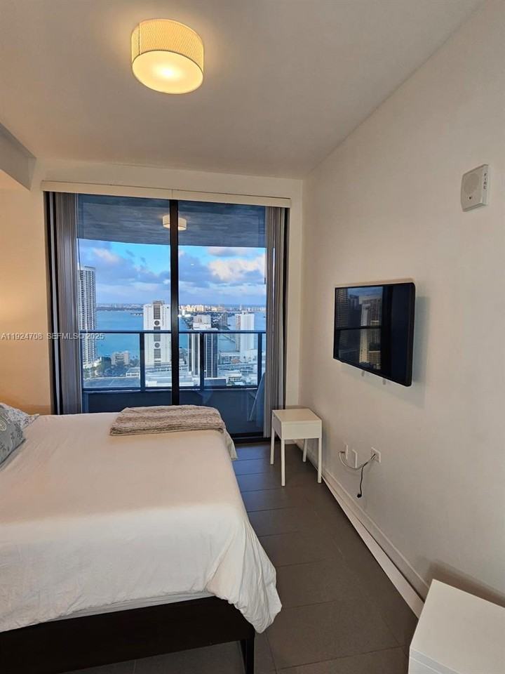 1600 Ne 1st Ave #1600-3701 - Photo 2 of 27