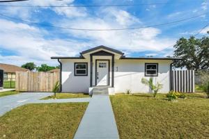 featured image of 414 Monroe Ln #414