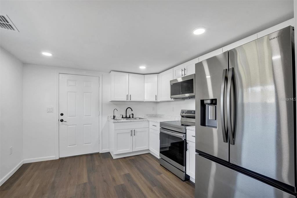 414 Monroe Ln #414 - Photo 2 of 21