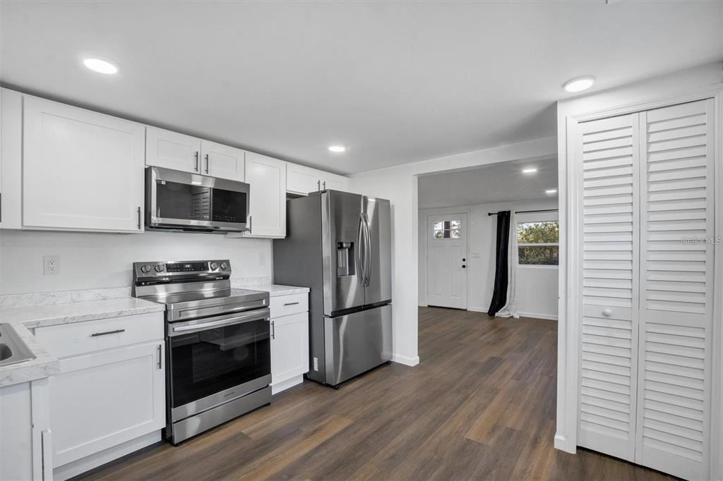 414 Monroe Ln #414 - Photo 5 of 21