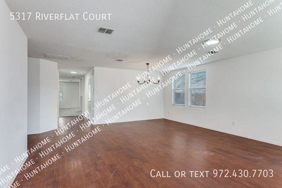 5317 Riverflat Ct - Photo 3 of 12