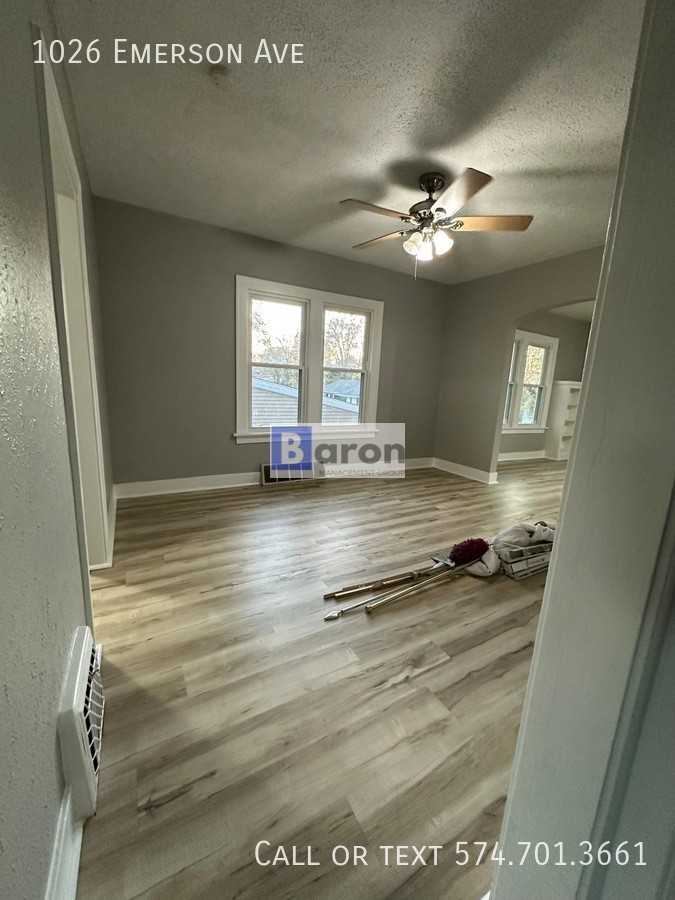 1026 Emerson Ave - Photo 4 of 17