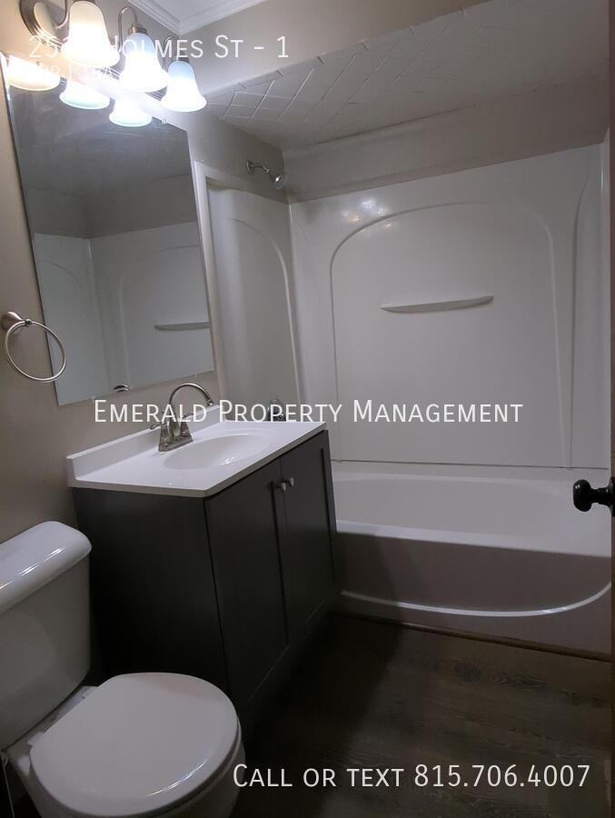 2510 Holmes St #1 - Photo 5 of 9