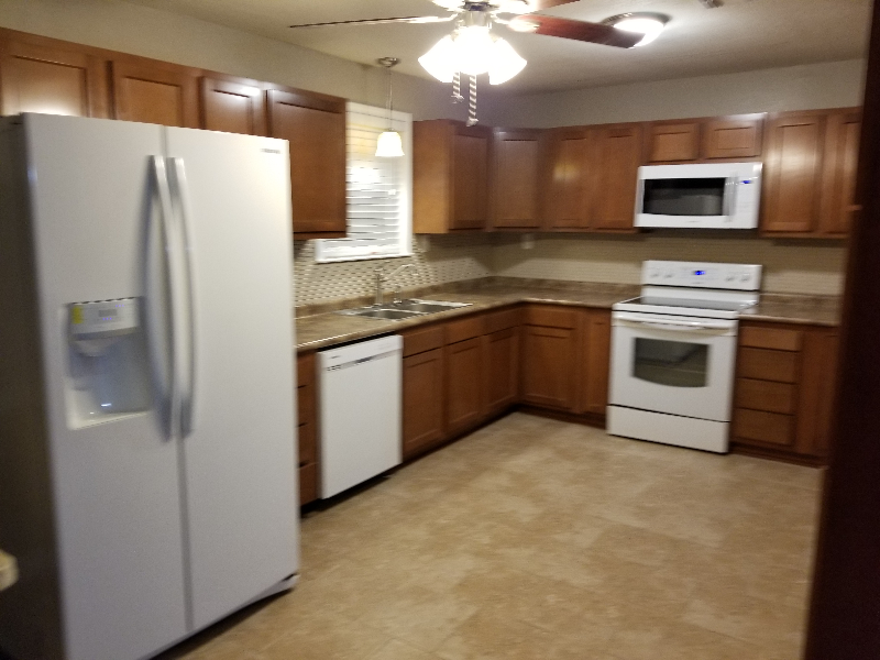 413 Pine St - Photo 2 of 26