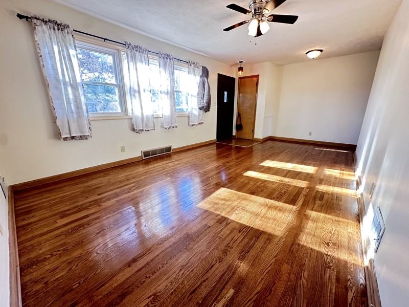 8506 Izard St - Photo 3 of 28