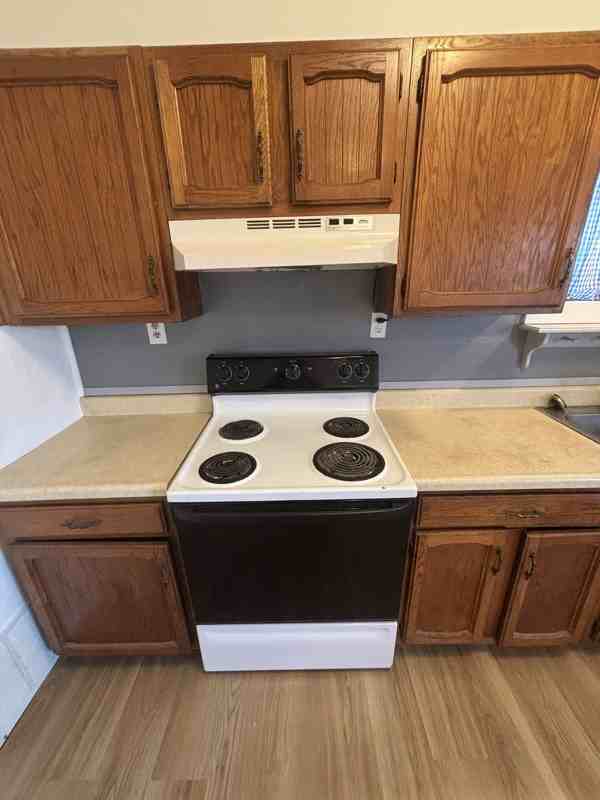 340 N Franklin St #A - Photo 3 of 46