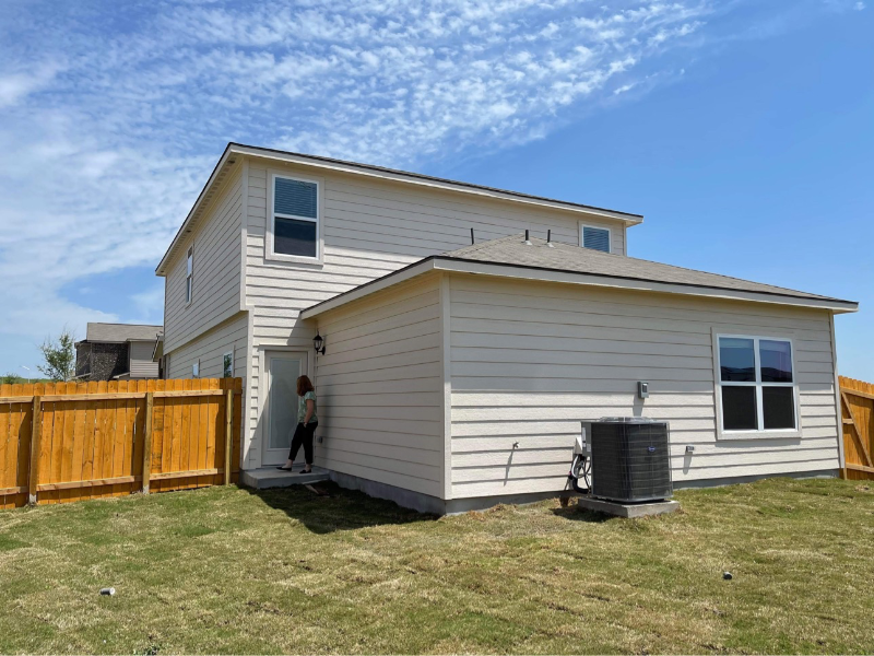 704 Shoal Crk - Photo 3 of 17