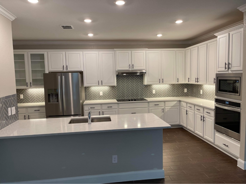 704 Shoal Crk - Photo 4 of 17