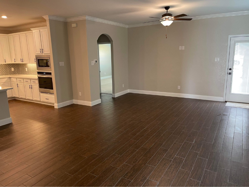 704 Shoal Crk - Photo 6 of 17