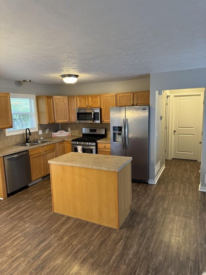 5982 Clear Pointe Dr Se #1 - Photo 4 of 15