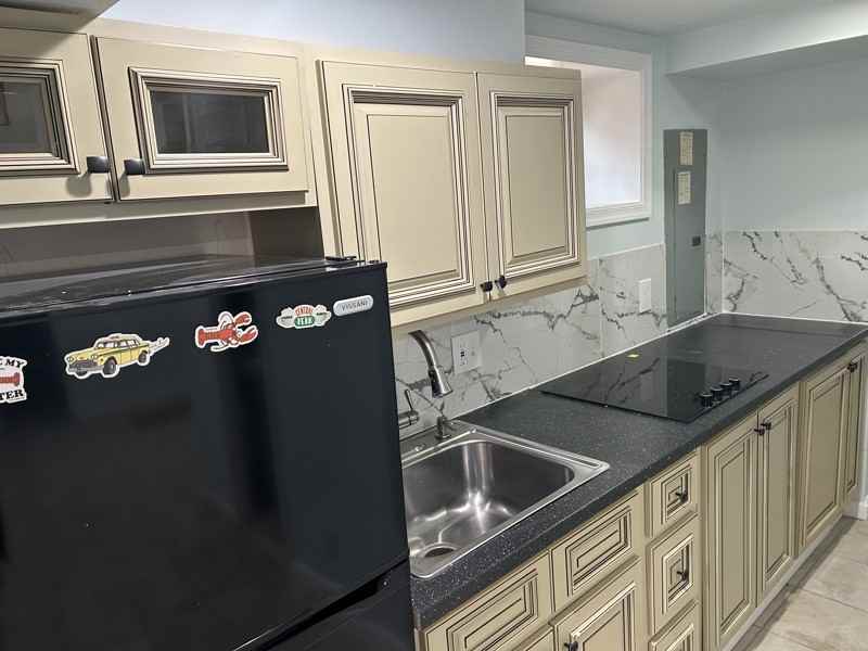 5313 Flanders Ave - Photo 4 of 20