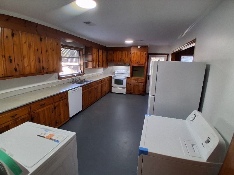 1020 Peachtree St - Photo 2 of 17