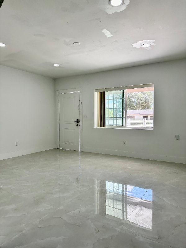 2467 Nw 95th Ter #A - Photo 3 of 12