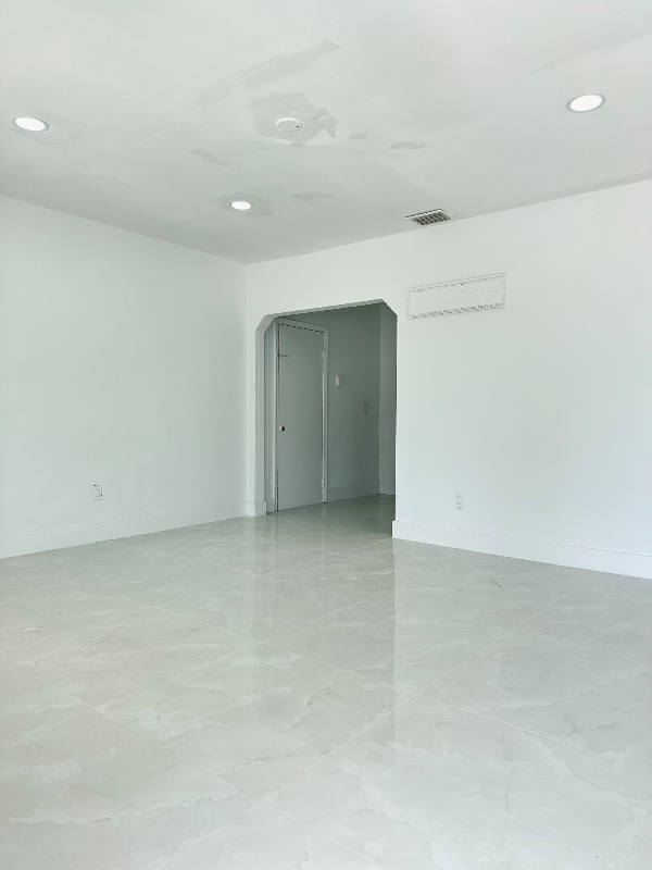 2467 Nw 95th Ter #A - Photo 4 of 12