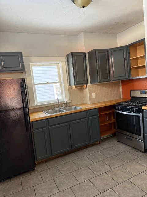 1220 Woodmont Ave - Photo 3 of 10