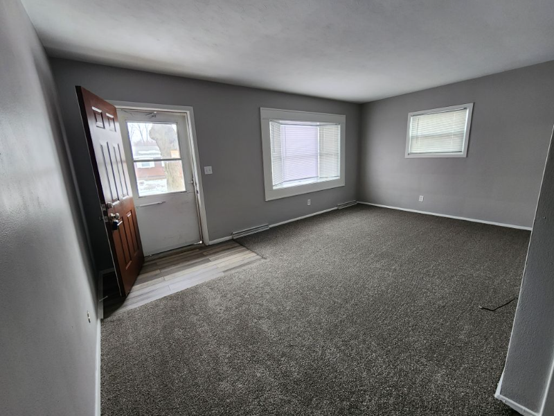 2715 Farragut Pl - Photo 2 of 8