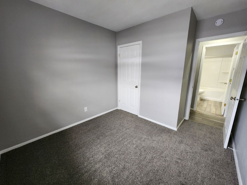 2715 Farragut Pl - Photo 5 of 8