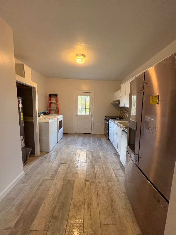 921 Rome St #A - Photo 2 of 6