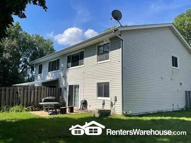 9201 29th Ave N - Photo 2 of 20