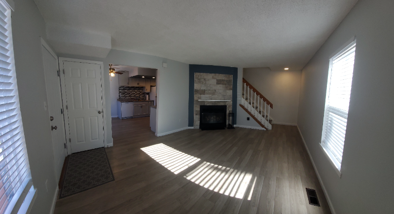 1310 Firefly Cir - Photo 3 of 14