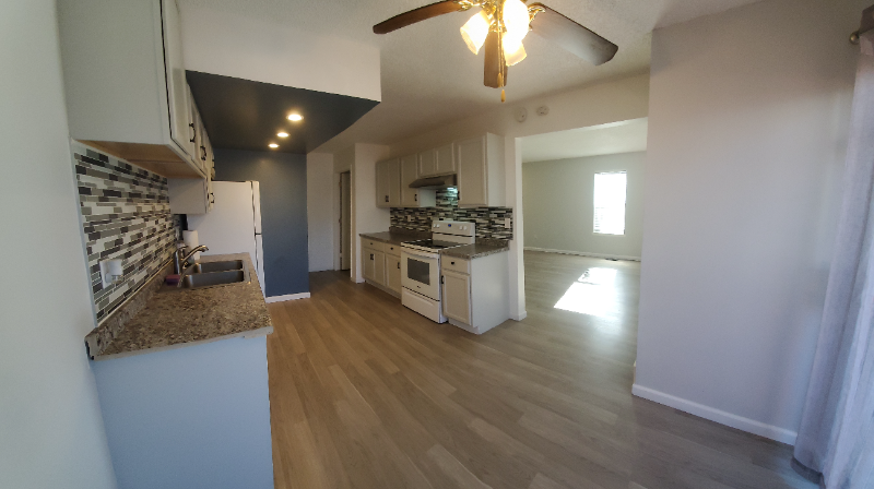 1310 Firefly Cir - Photo 4 of 14