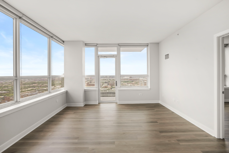 781 W Adams St - Photo 4 of 16