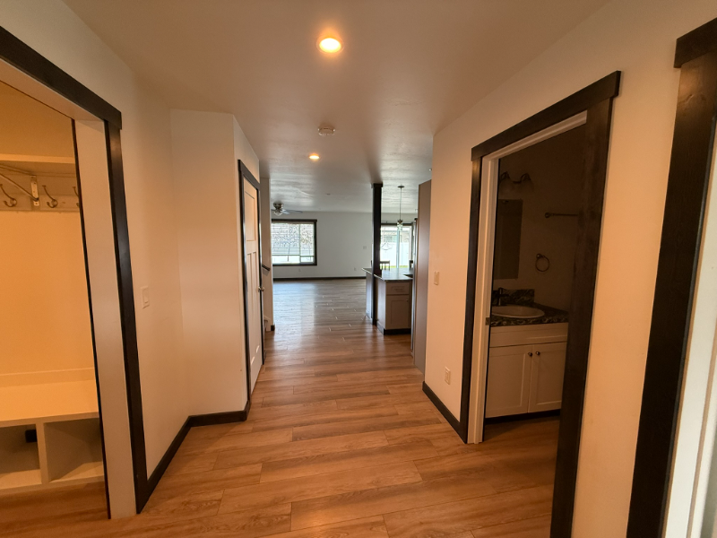 240 Triple Creek Dr - Photo 4 of 20