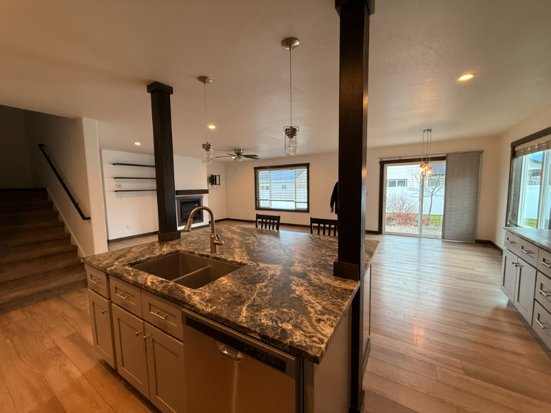 240 Triple Creek Dr - Photo 7 of 20