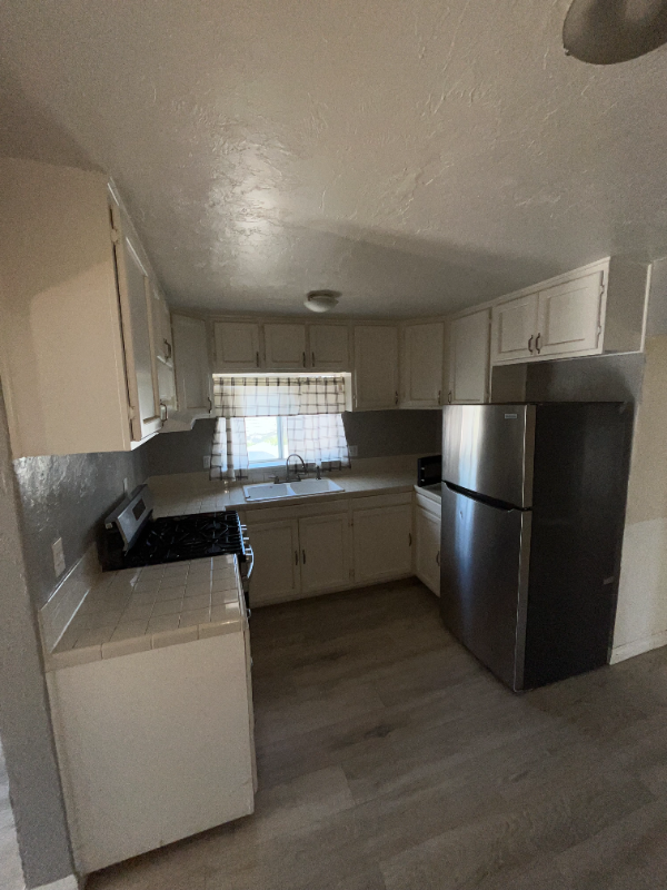 3726 Acacia St - Photo 6 of 19