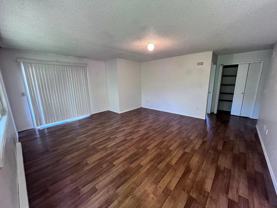 4323 N Commercial Ave - Photo 1 of 1