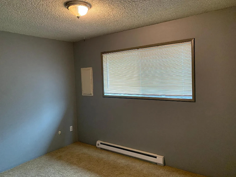 4323 N Commercial Ave - Photo 4 of 8