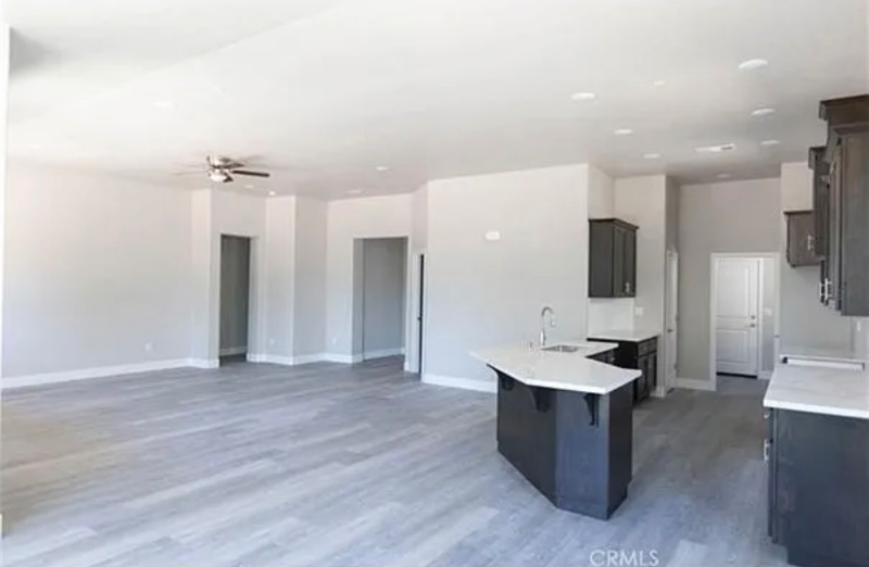 630 Juniper Ave - Photo 2 of 9