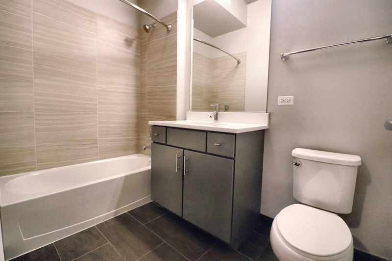 830 S Clark St - Photo 7 of 15